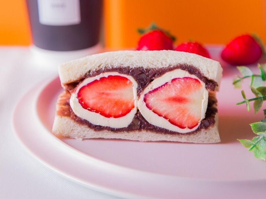 苺餡クリームチーズサンド