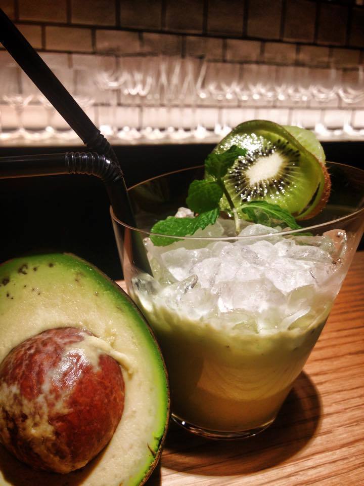 アボカドのヨーグルトカクテル