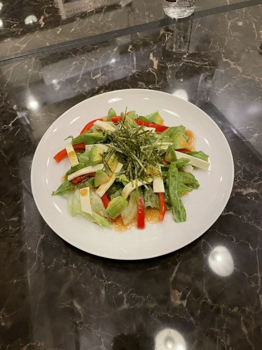 アボカドチーズサラダ