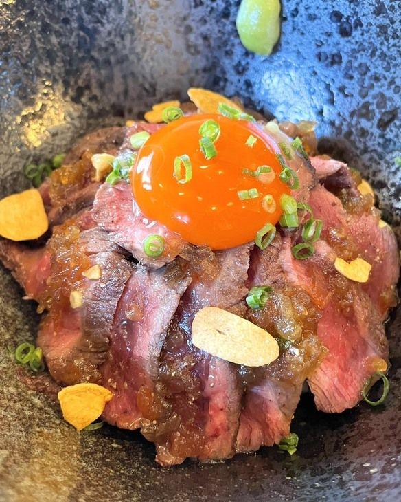 絶品！ステーキ丼（モモ）