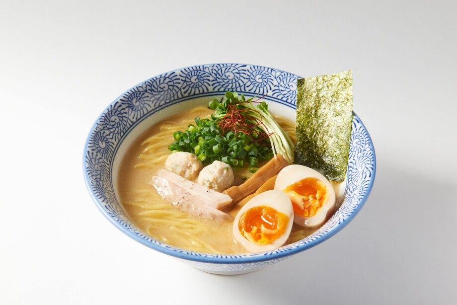  半熟煮玉子濃厚鶏塩らーめん