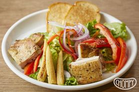 グリル野菜とハーブチキンサラダ