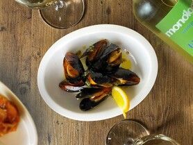 ムール貝の白ワイン蒸し