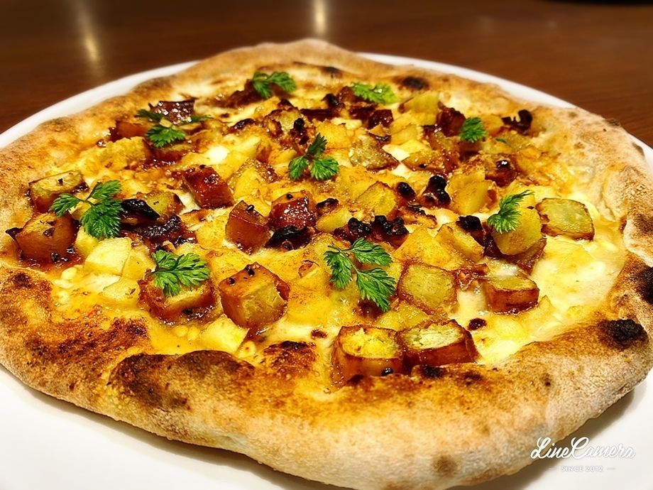 アップルとスウィートポテトのデザートピザ