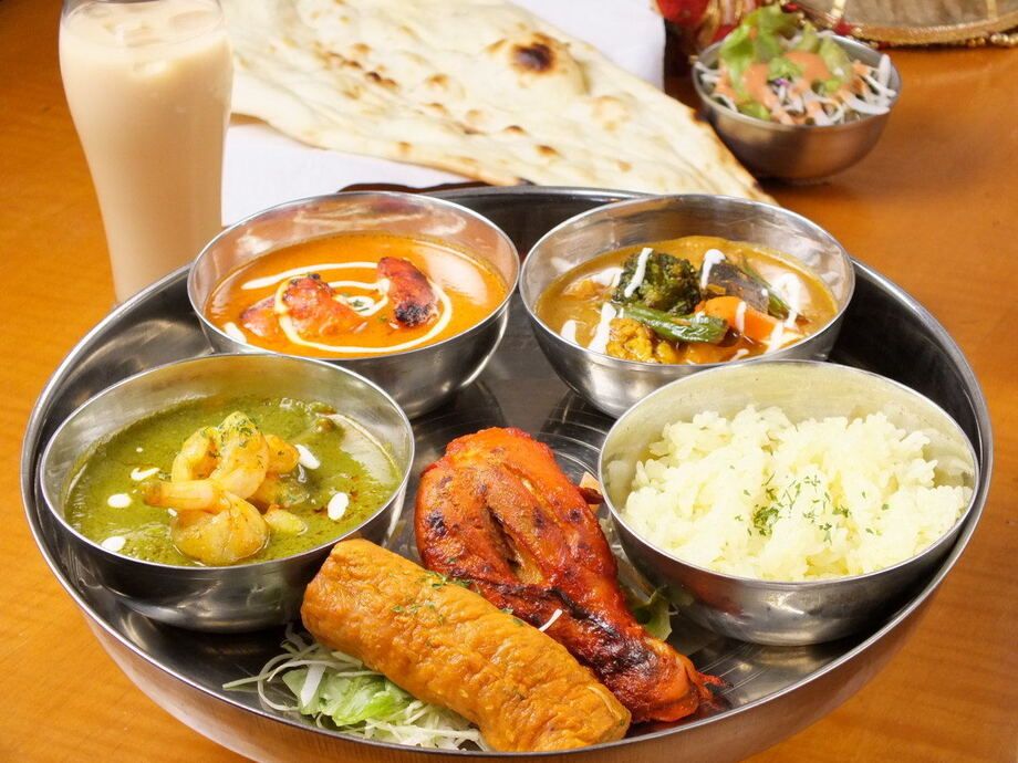 3種類のカレーセット（1700円）