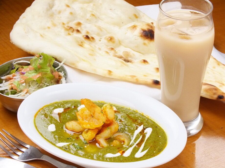 シーフードほうれん草カレー（1000円）