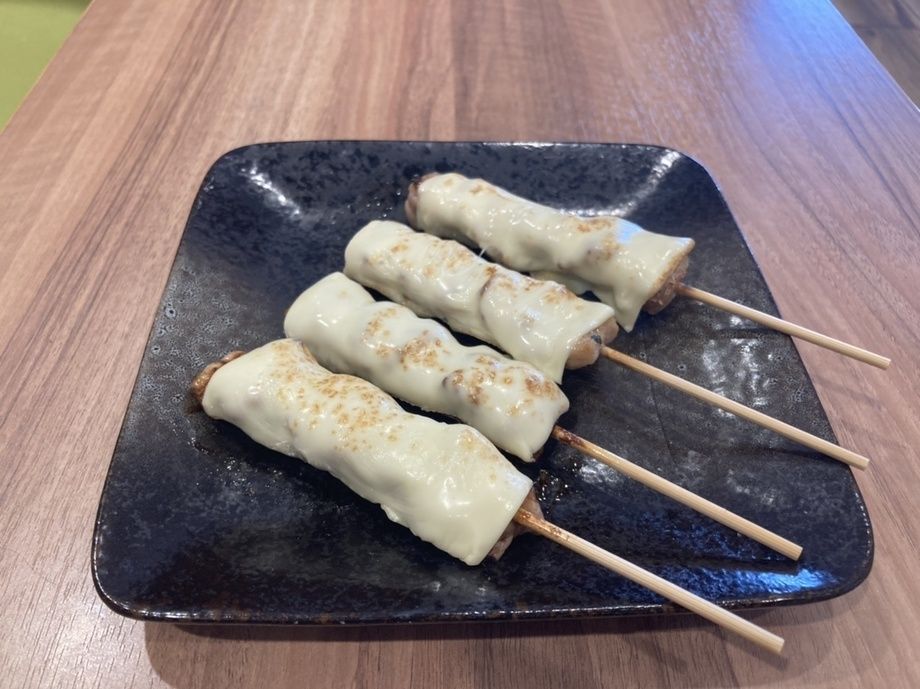 せせりチキンチーズ串 (たれ・塩)