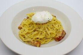  レッドチェダーチーズのカルボナーラソースパスタ