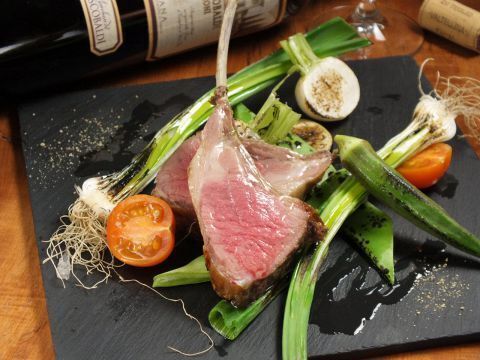 炭火焼　オーストラリア産骨付きラム（750）