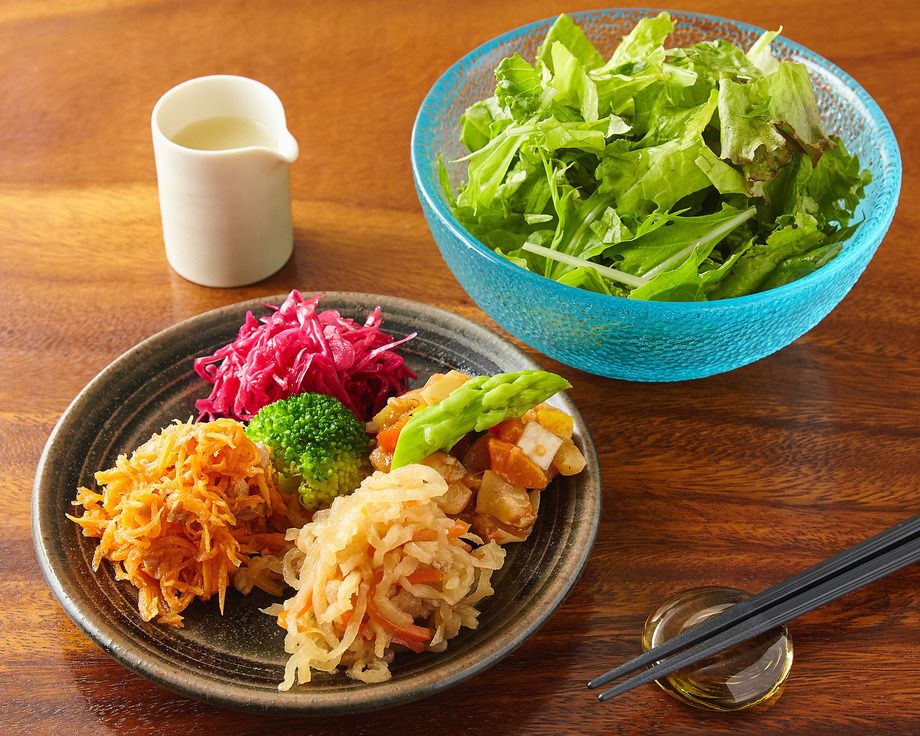 55　鶏のからあげ弁当（2320円）