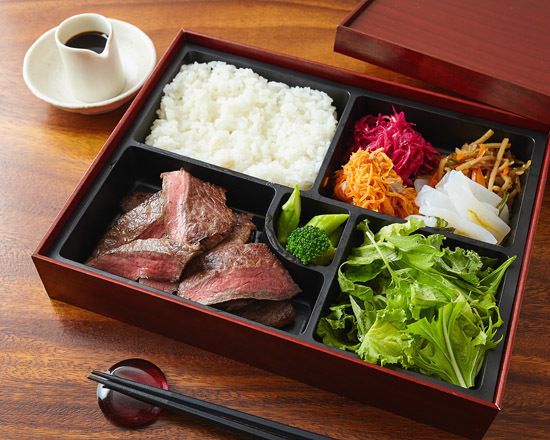 54　和牛メス牛焼肉　弁当（3820円）