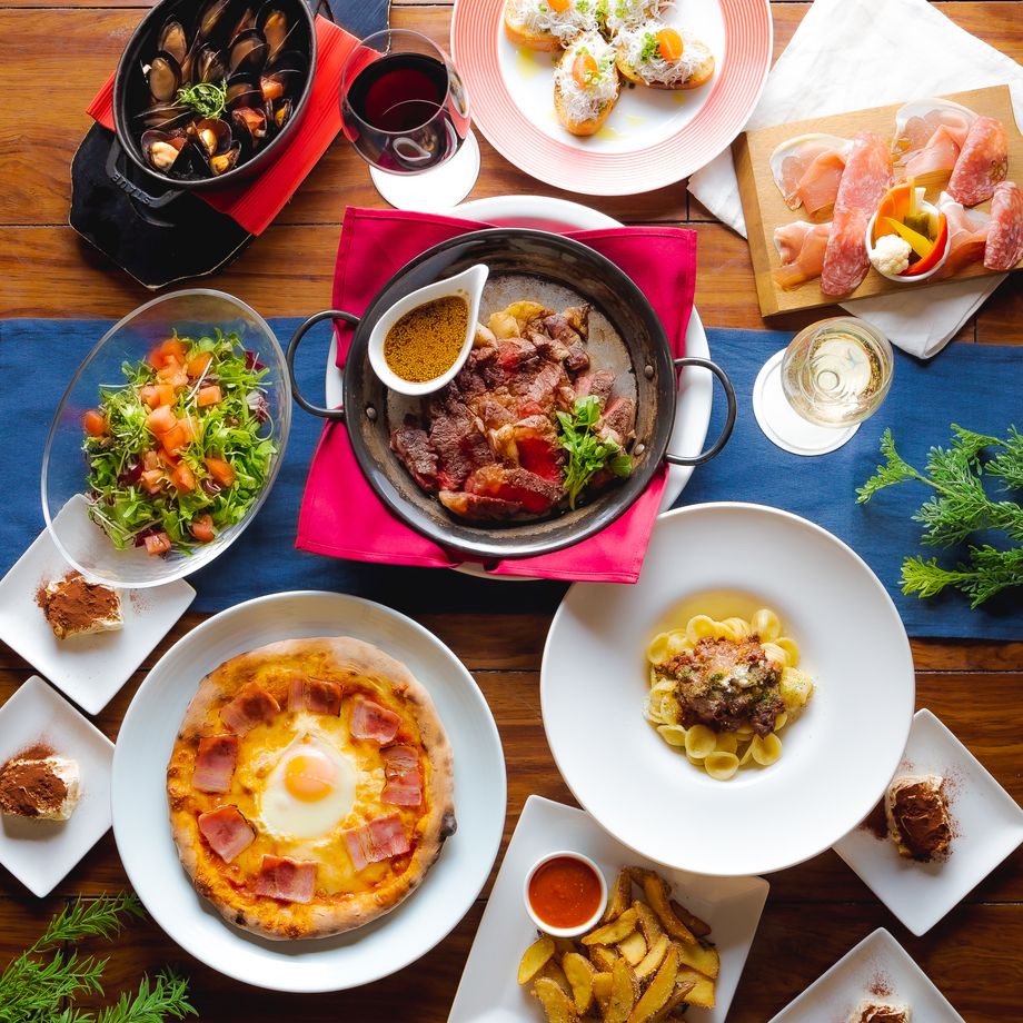 肉も魚もパスタもついてさらに飲み放題付き　大満足コース