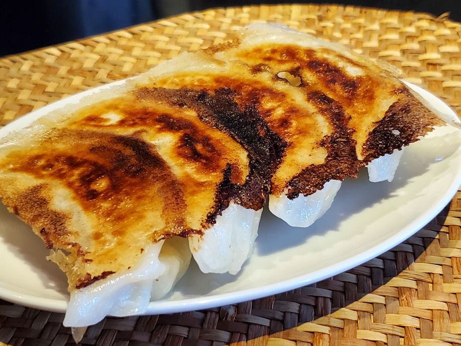 私房大餃子　4個