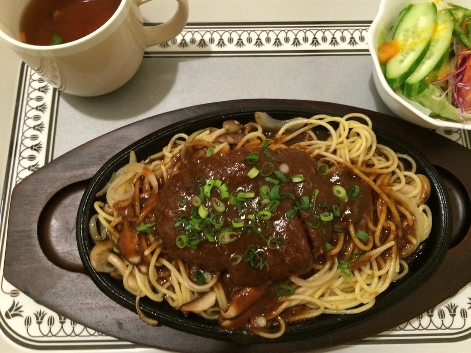 【ランチ】スパメンチカツ（920円）