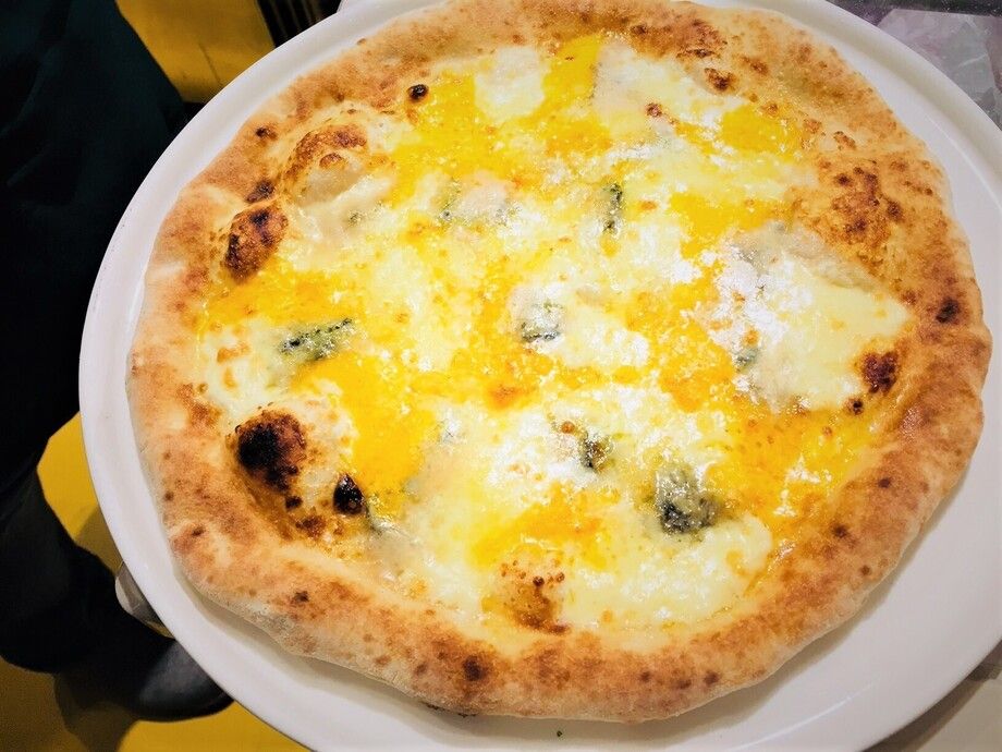 4種のチーズピザセット(前菜・デザート付き)