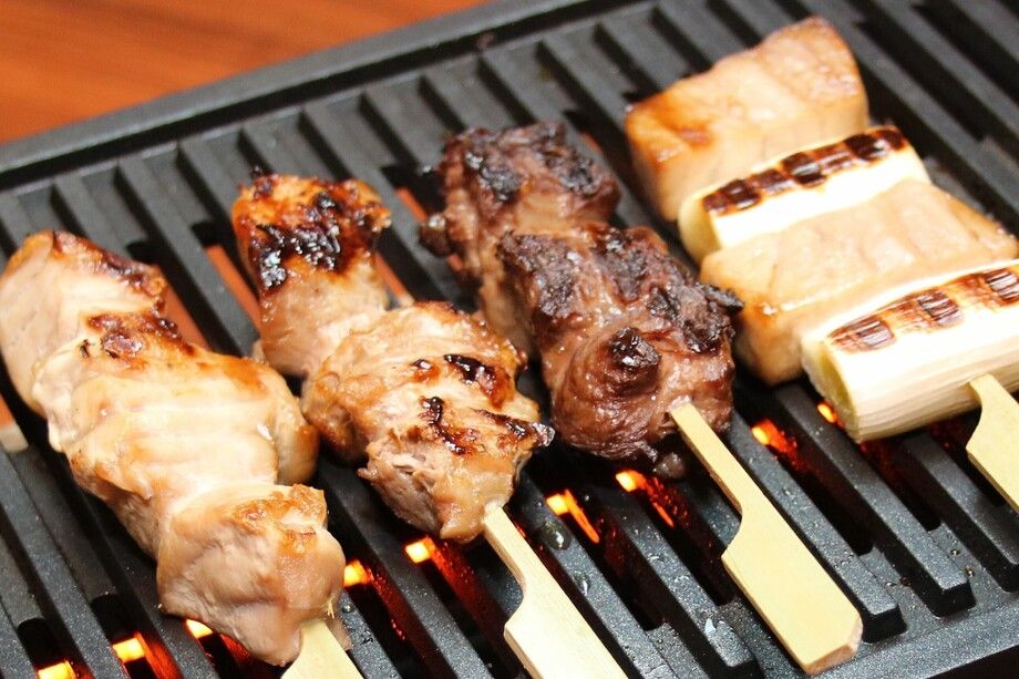 まぐろづくしの串焼き四種盛り合わせ