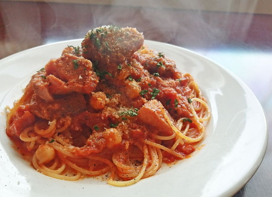 オリーブ地鶏(讃岐コーチン)の煮込みとヒヨコ豆のソース