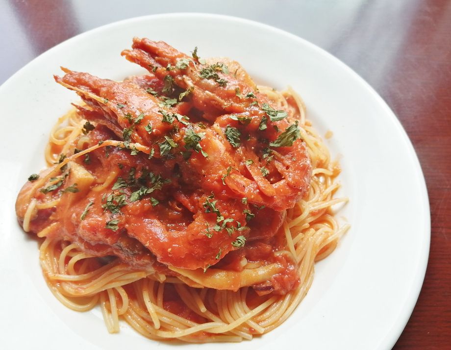 赤エビとキノコのトマトソース