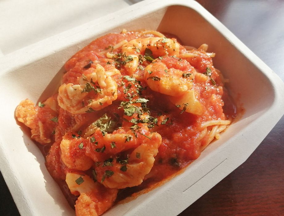 [テイクアウト] 小エビとカリフラワーのトマトソース