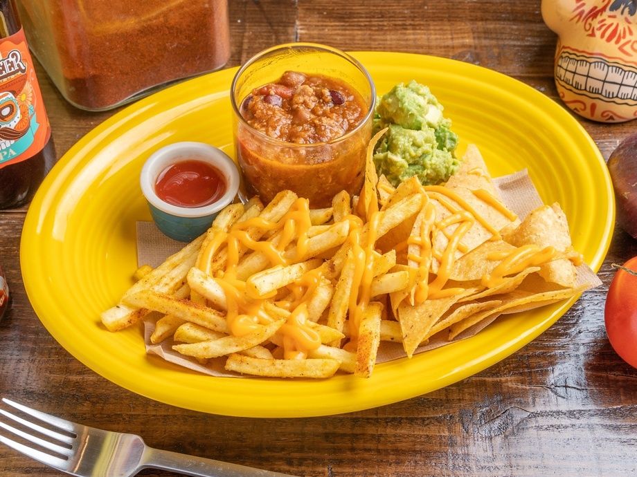 ナチョス＆ポテト  デラックス