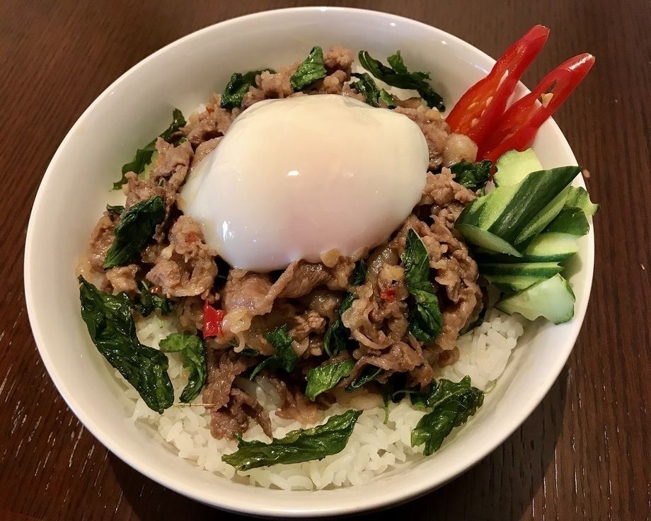 【プレミアムガパオ】黒毛和牛のガパオライス＆とろ～り半熟卵