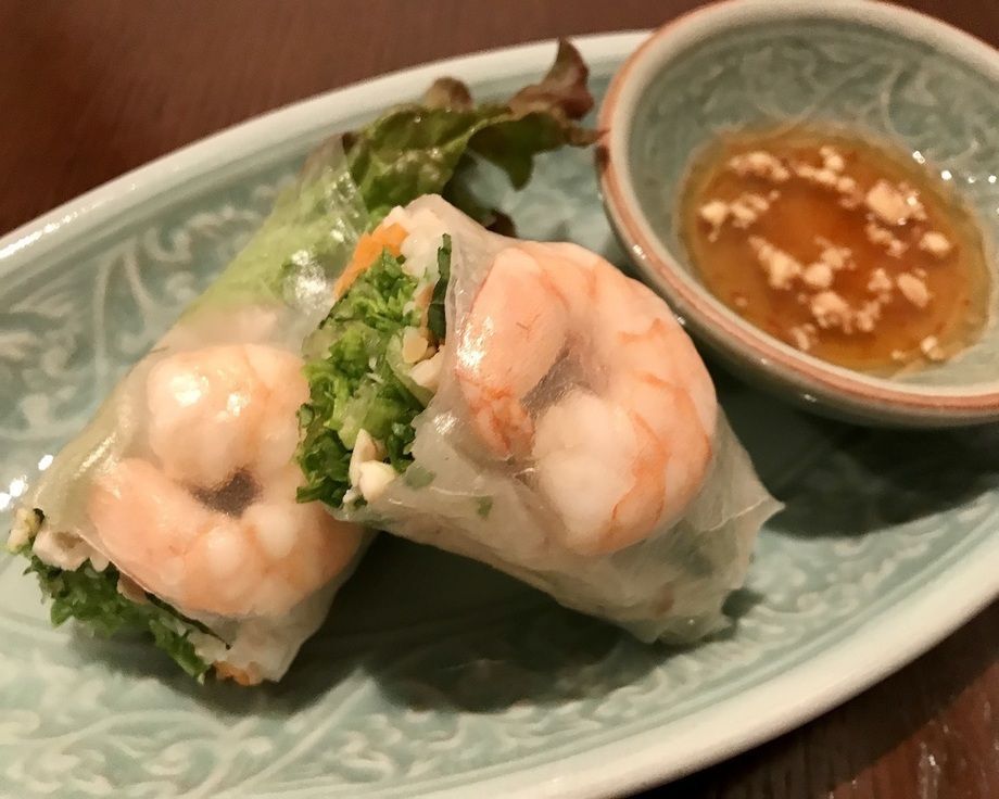 （人気No.3）自家製甘酢タレで食べる10品目の具だくさん”生春巻き”
