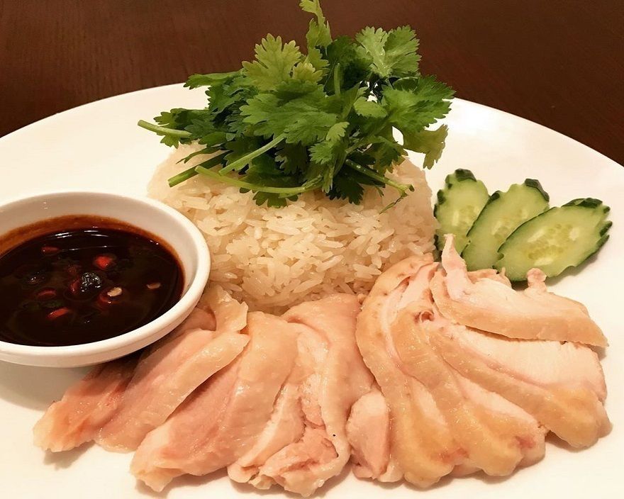 【ランチセット】＜月・木・土曜限定チキンライス＞　氷温熟成鶏のカオマンガイ