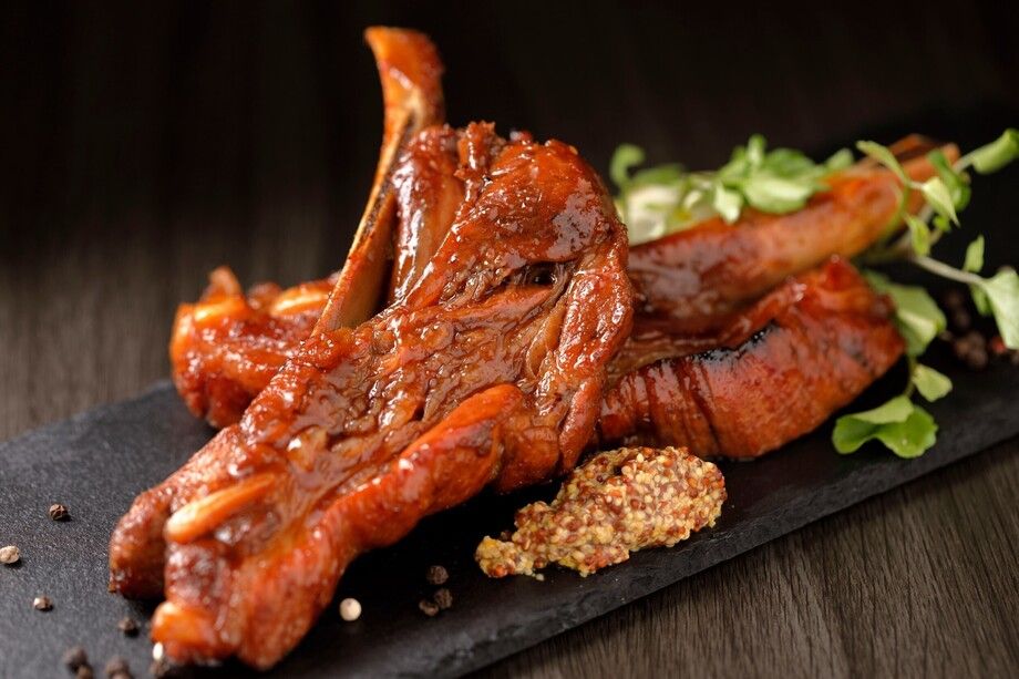 【No.1！スペアリブコース】お刺身盛り＋スペアリブ[全7品+プレミアム飲放]⇒5,500円（5,500円(税込)）