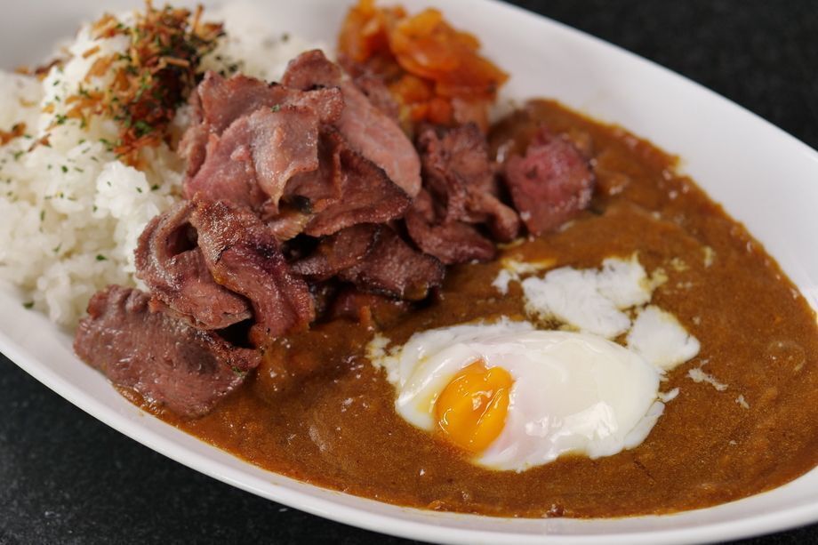 【人気】俺の温玉牛タンカレー