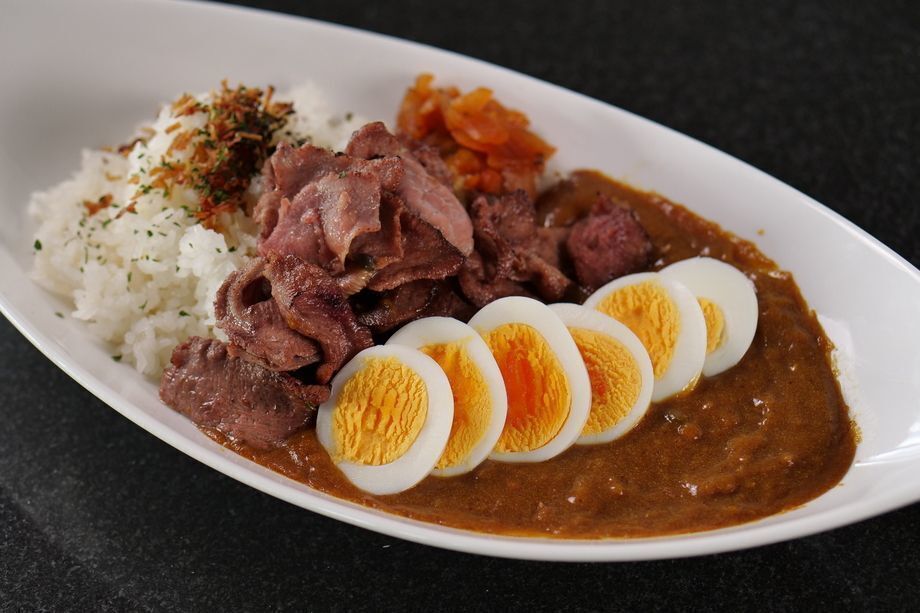 【しっとり】俺の牛タンゆで卵カレー