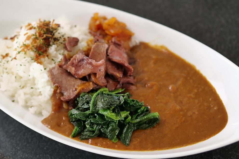 【鉄板】俺の牛タンほうれん草カレー