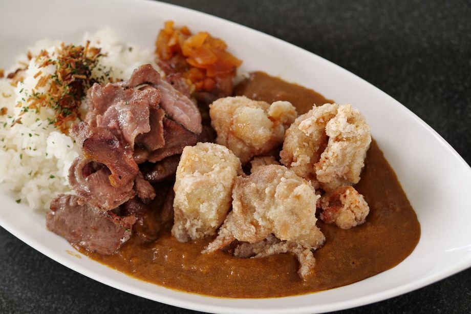 【ジューシー】俺の唐揚げ牛タンカレー