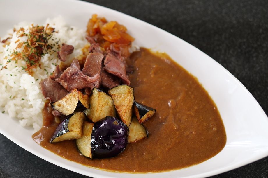 【夏バテ対策】俺のなす牛タンカレー