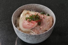 エッグチャーシュー丼