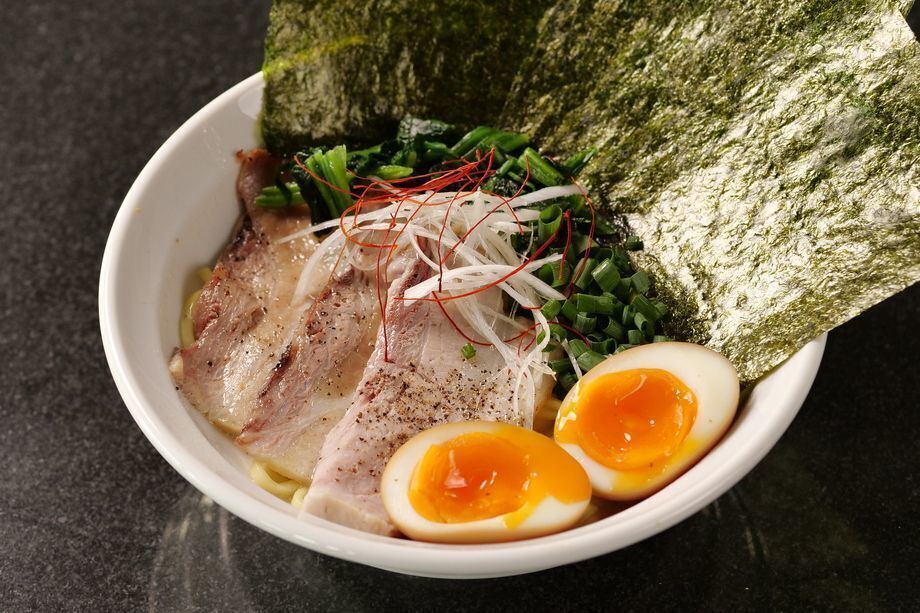 人気NO1　特のせラーメン　塩