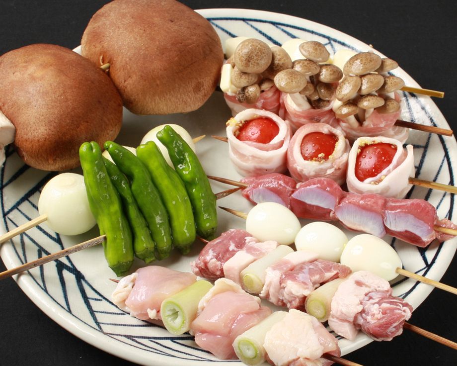 東松山名物　焼きとん（辛味噌たれで食す、かしら・バラ・レバ　等）（￥194～）