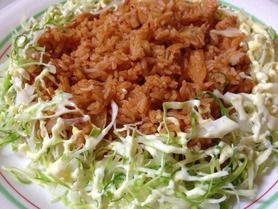 大盛無料！小盛半額！キャベツの千切りたっぷり！懐かし味の「チキンライス」　큰 모듬 무료!  작은 모듬 반액!  슬라이스 양배추 듬뿍!  그리운 맛의 "치킨 라이스"