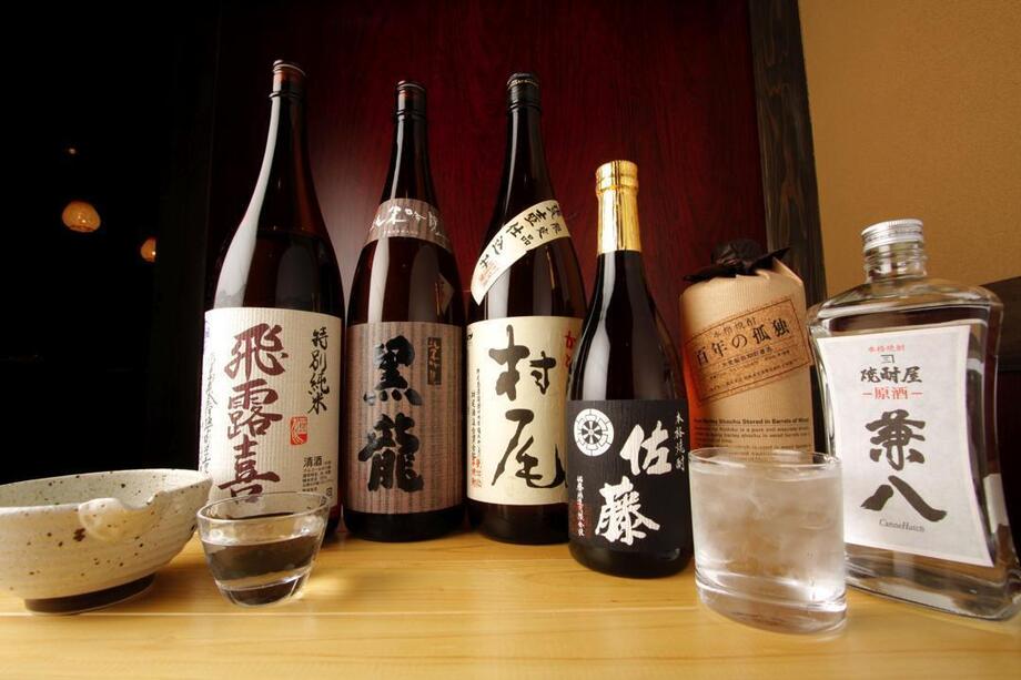 瀬戸内の地酒（山口　獺祭　・　愛媛　石鎚　・　香川　悦凱陣　・　高知　南　・　広島　亀齢）　焼酎　ワイン（１合　￥800～）