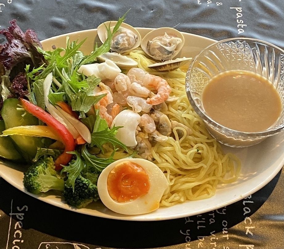 冷製　比呂特製ラーメンサラダ