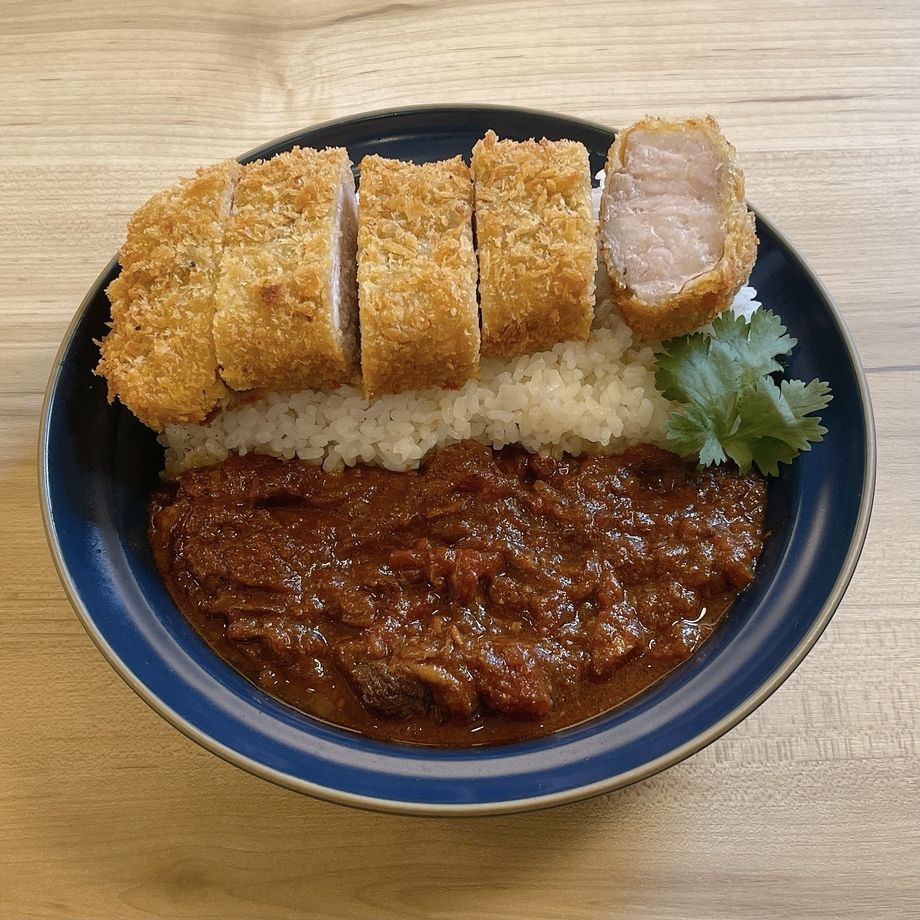 【名物】三元豚ロースの分厚いカツカレー(スリランカ風ポークソース）