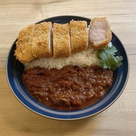 【名物】三元豚ロースの分厚いカツカレー(スリランカ風ポークソース）