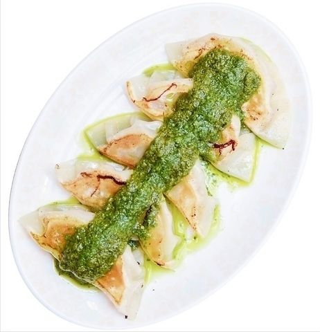 十勝肉汁バジル餃子　(五個入)