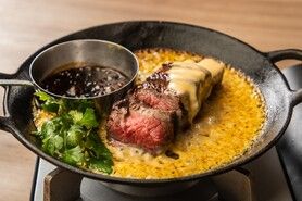 黒毛和牛チーズステーキ赤ワインソース