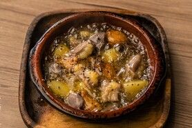 せせりと砂肝のアヒージョ