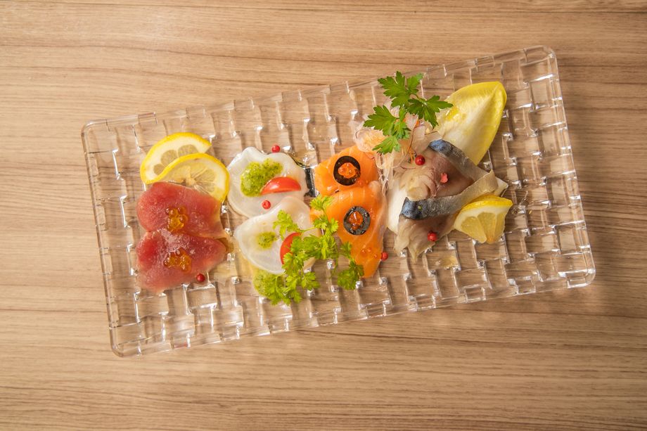 4種の魚介を楽しむ前菜 カルパッチョ