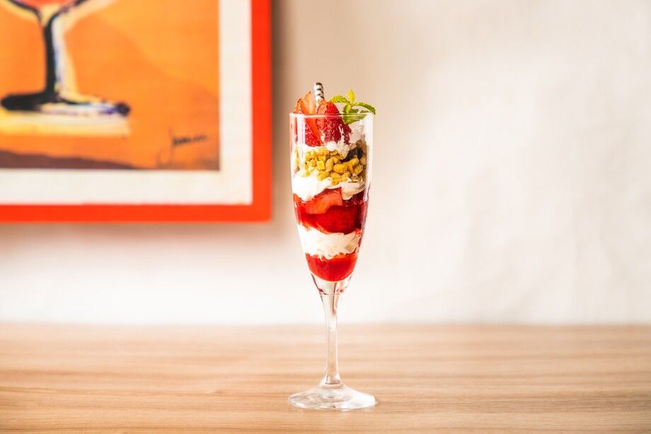 フローズンな苺のパフェ