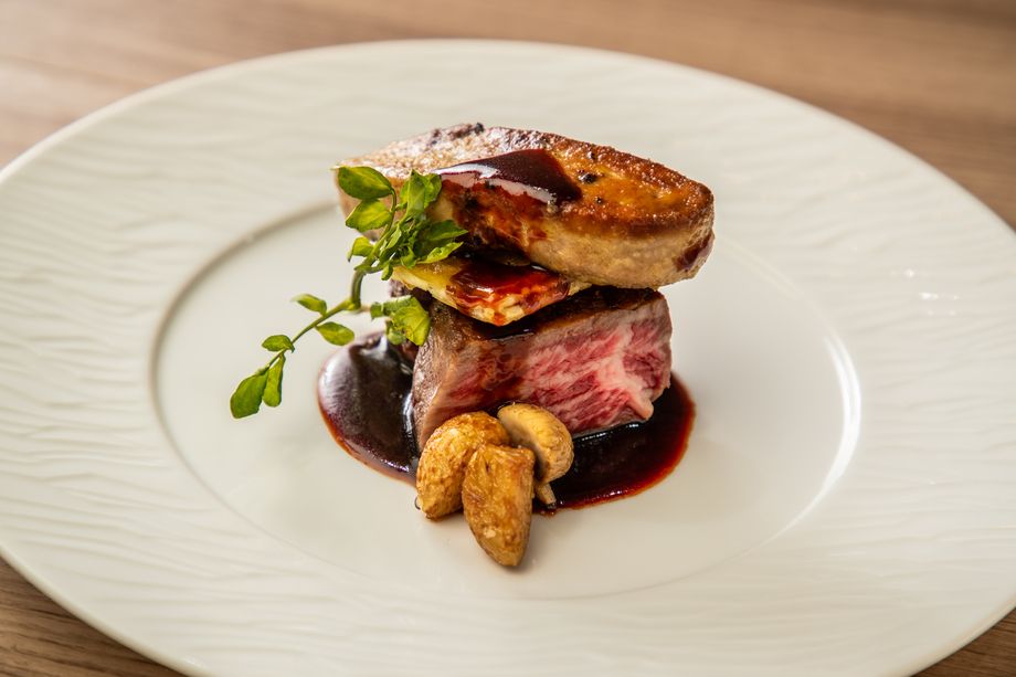 世界に誇る究極の素材”黒毛和牛”とフォアグラのマリアージュ WINEHALLグリル "