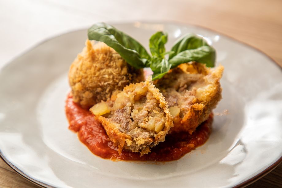 牛すじコロッケ