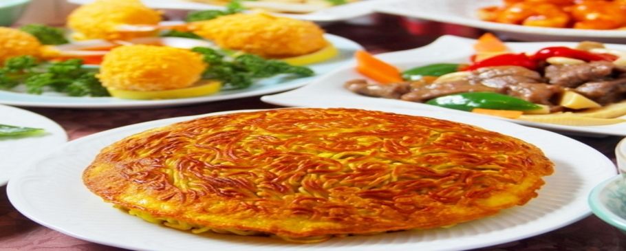 名物料理の梅蘭焼きそば（９００円（税込））