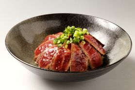 国産牛ステーキ丼